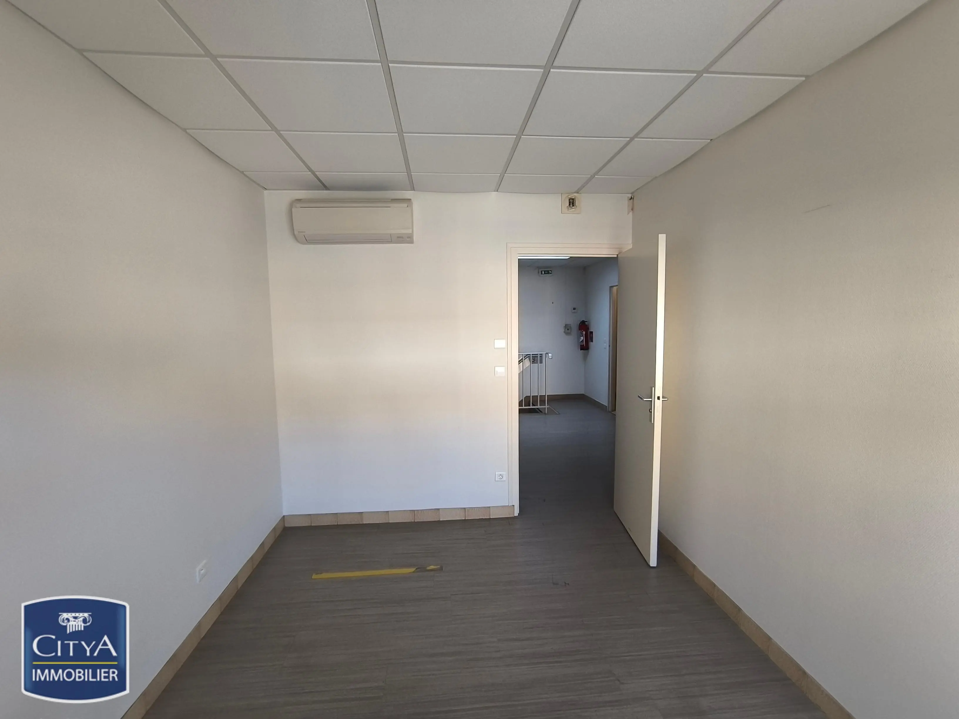 Photo 9 Local Commercial 104.04m²