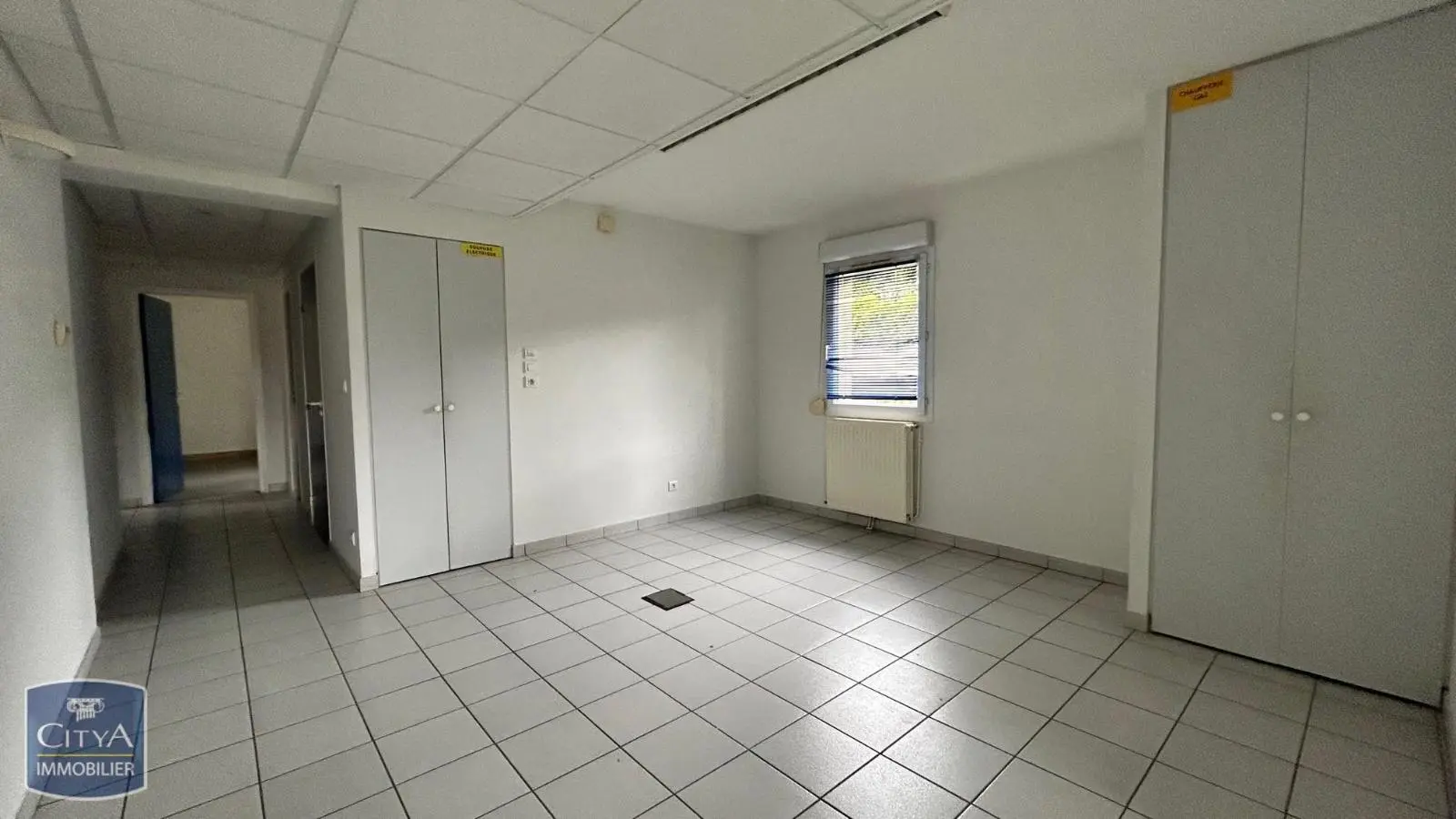 Photo 2 Local Professionnel 103m²