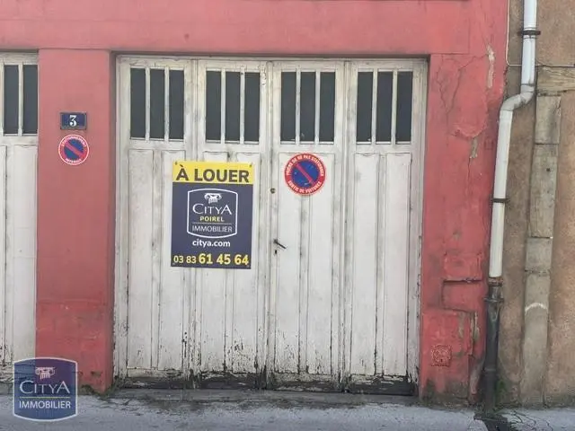 Photo 1 Parking