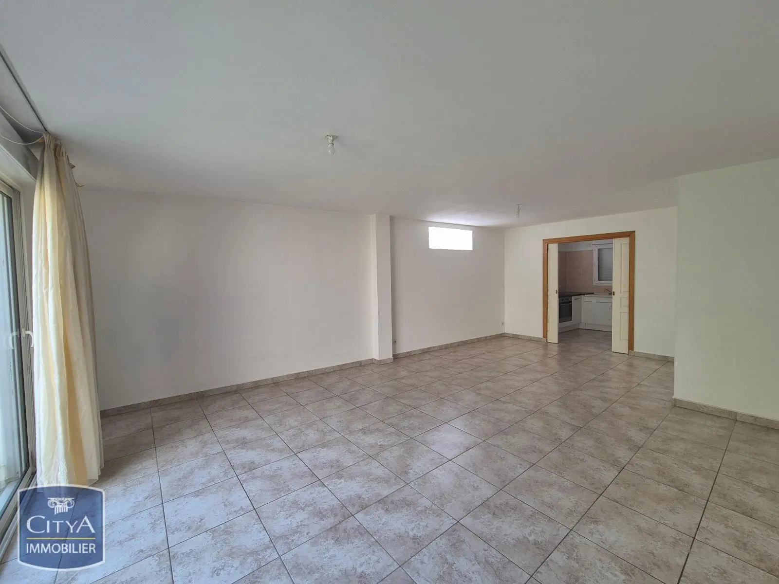 Photo 2 Appartement 6 pièces 151.88m²
