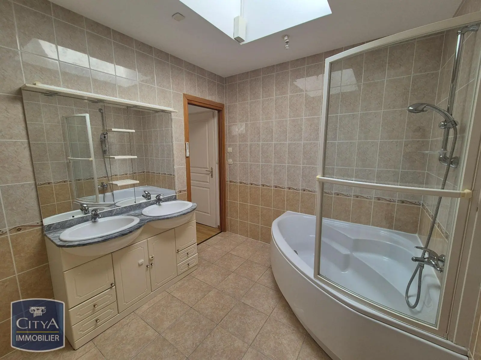 Photo 24 Appartement 6 pièces 151.88m²