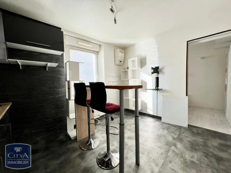 Photo 2 Appartement 1 pièce 21.96m²
