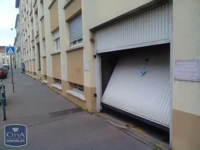 Photo 1 Parking