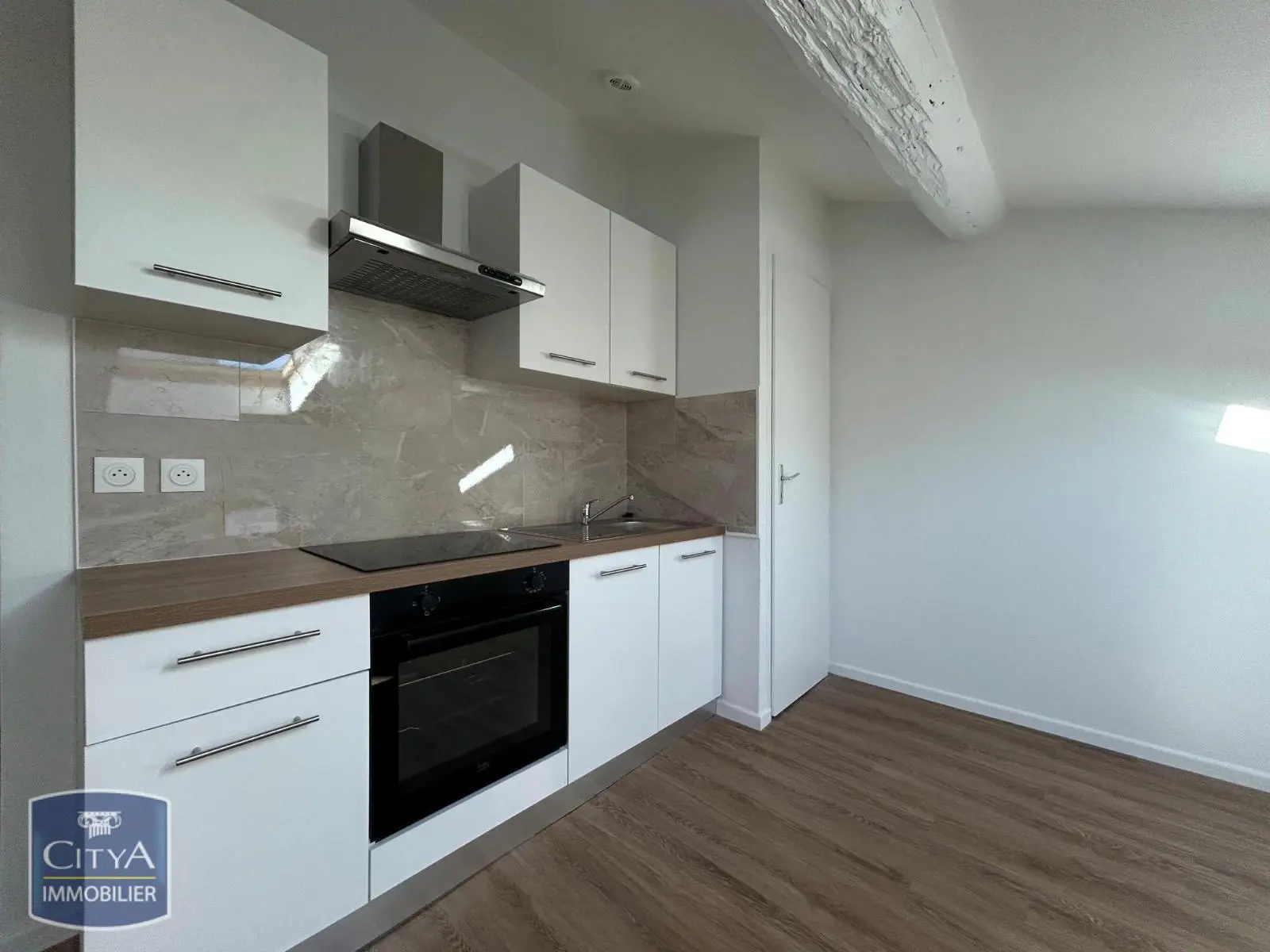 Photo 1 Appartement 1 pièce 37.9m²