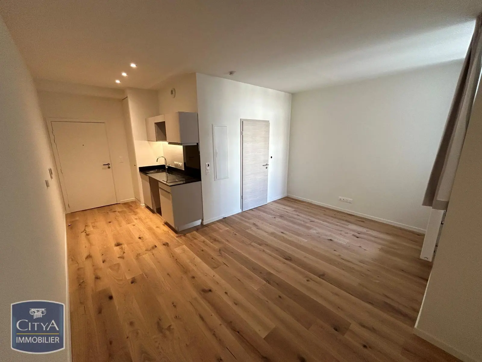 Photo 2 Appartement 1 pièce 27.58m²