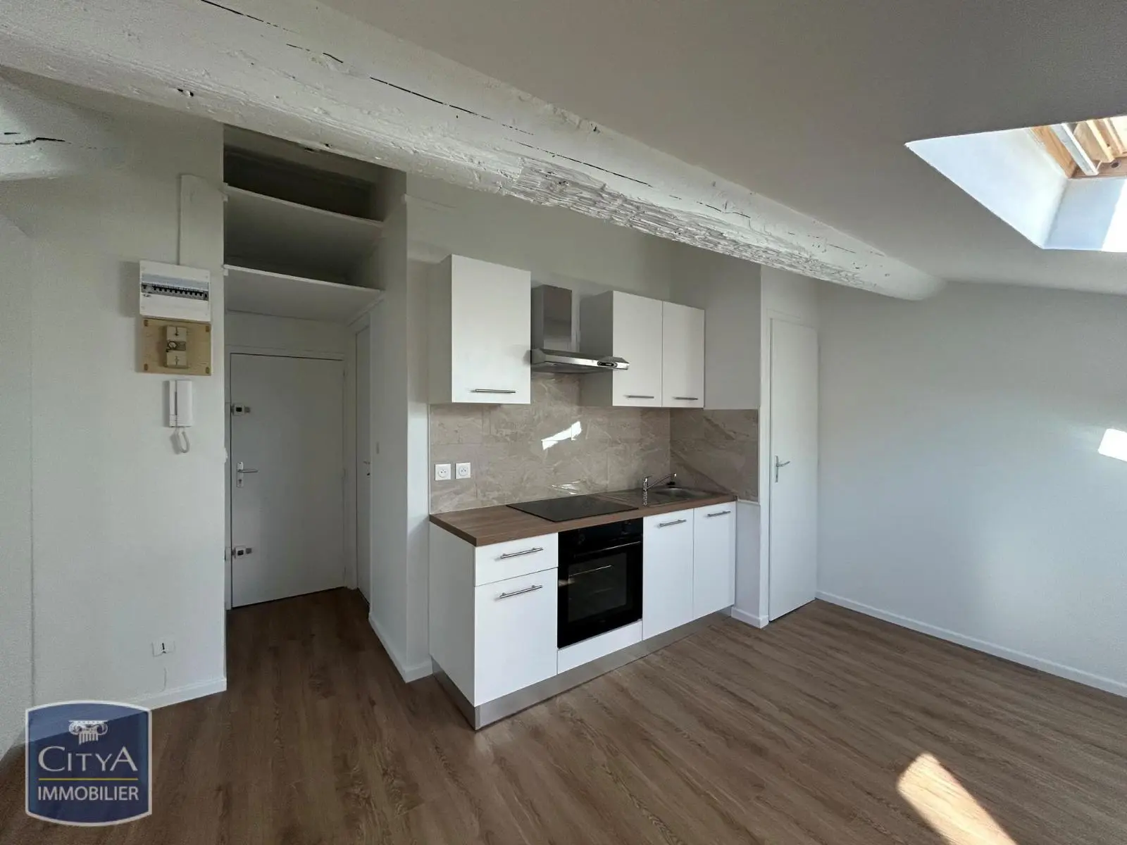 Photo 2 Appartement 1 pièce 37.9m²