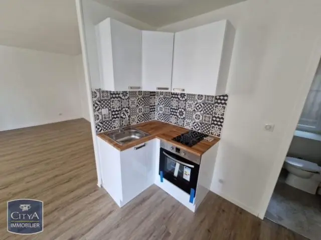 Photo 3 Appartement 1 pièce 31.76m²