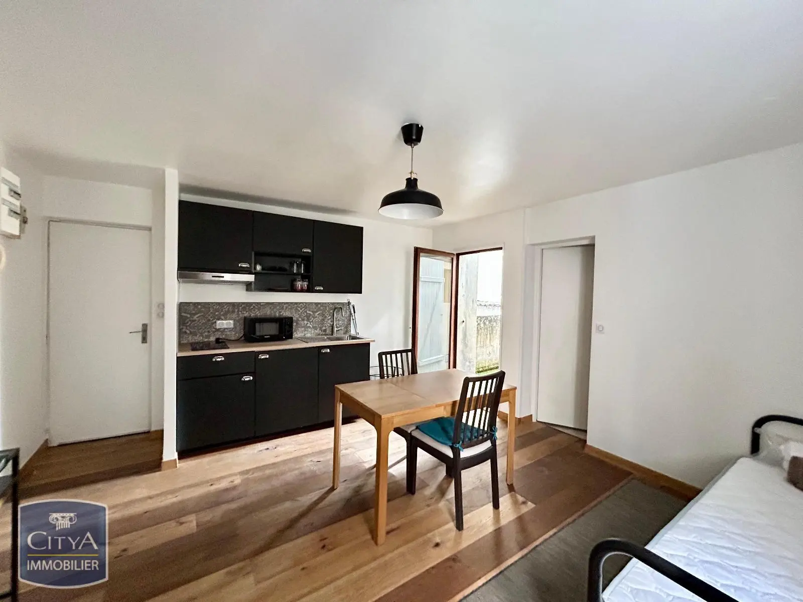 Photo 1 Appartement 1 pièce 20.69m²