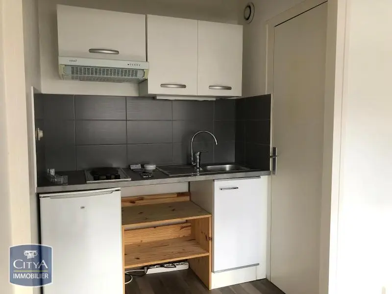 Photo 2 Appartement 1 pièce 27.29m²