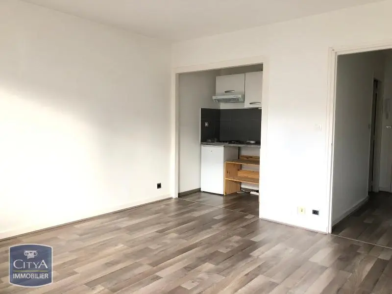 Photo 1 Appartement 1 pièce 27.29m²