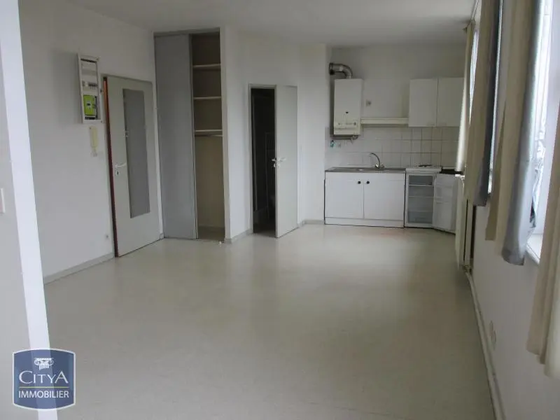 Photo 1 Appartement 1 pièce 34.1m²