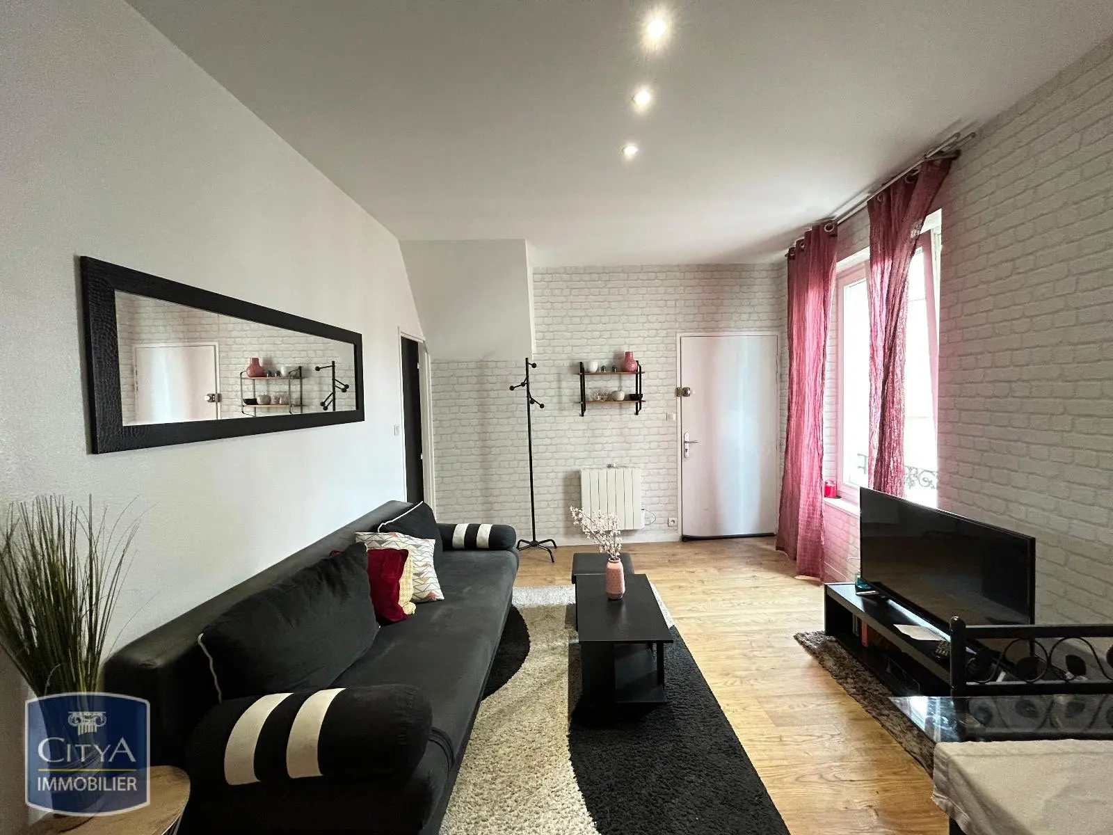 Photo 1 Appartement 1 pièce 14m²