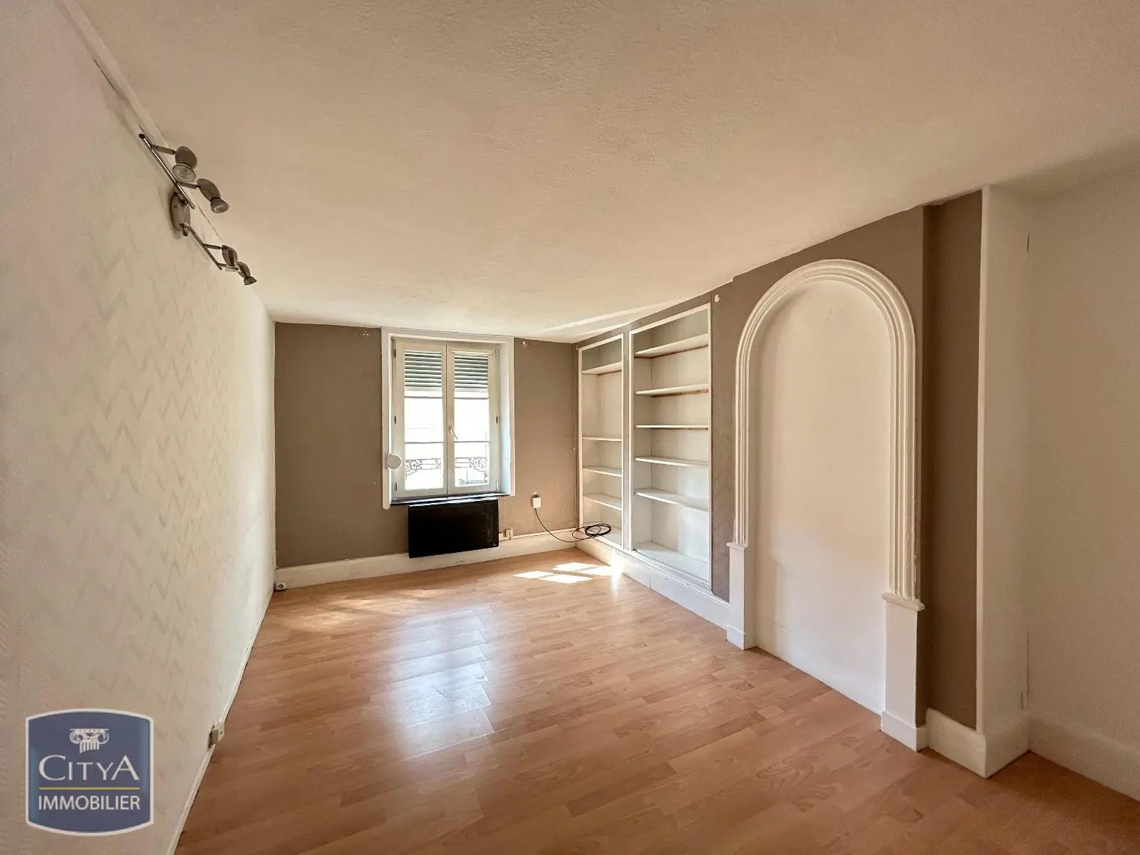 Photo 2 Appartement 1 pièce 31.39m²