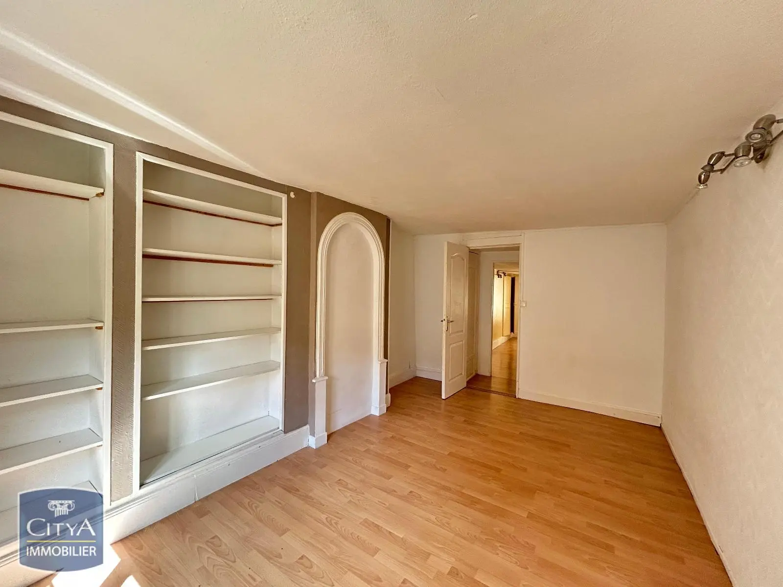 Photo 1 Appartement 1 pièce 31.39m²