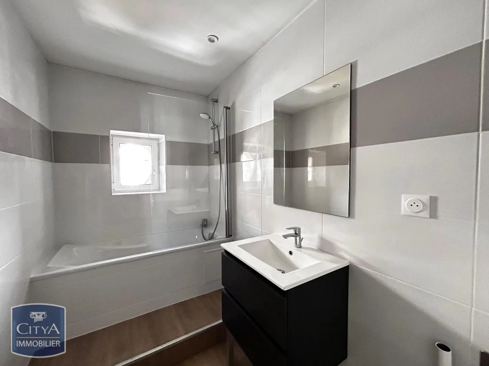 Photo 15 Appartement 4 pièces 94.77m²