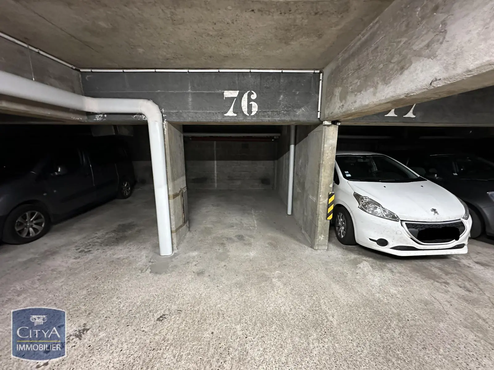 Photo 1 Parking