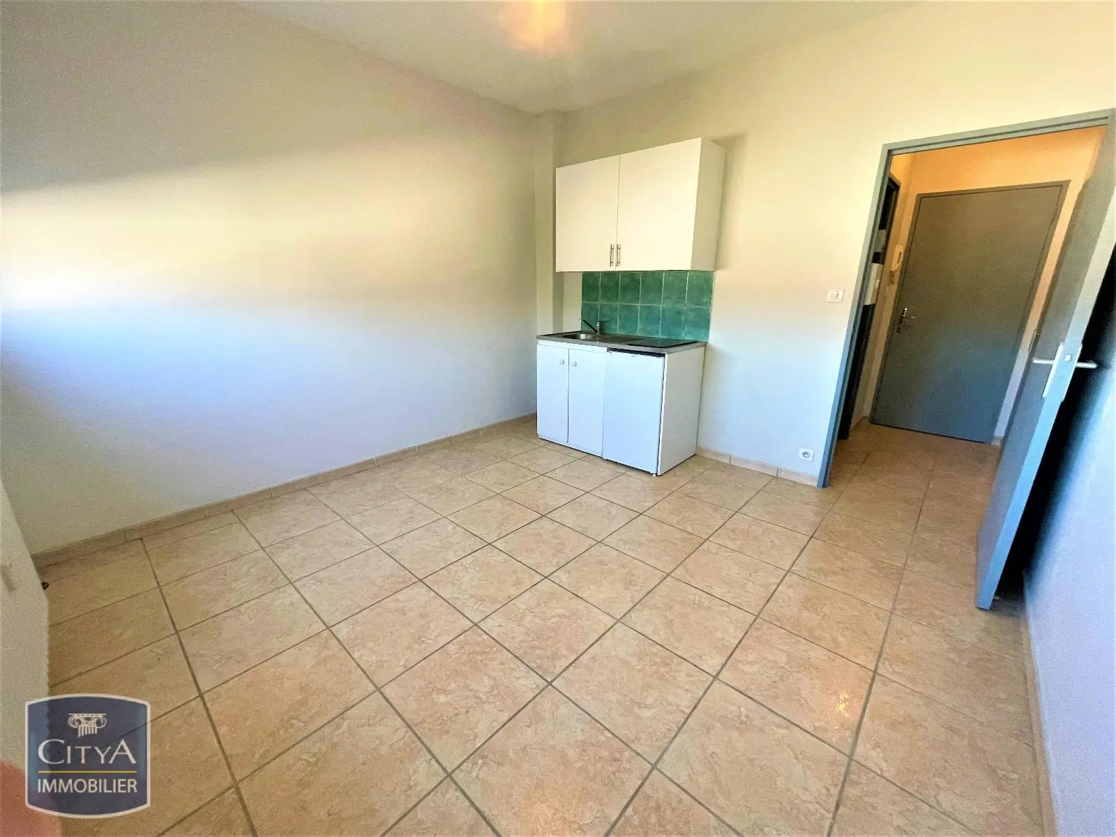 Photo 1 Appartement 1 pièce 18.39m²