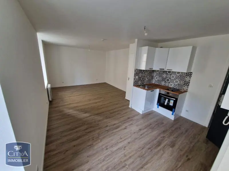 Photo 1 Appartement 1 pièce 31.76m²