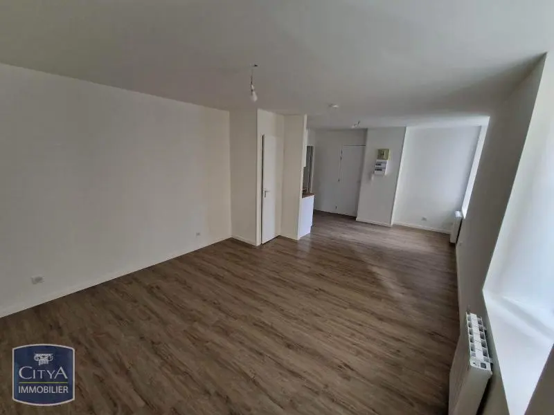 Photo 2 Appartement 1 pièce 31.76m²