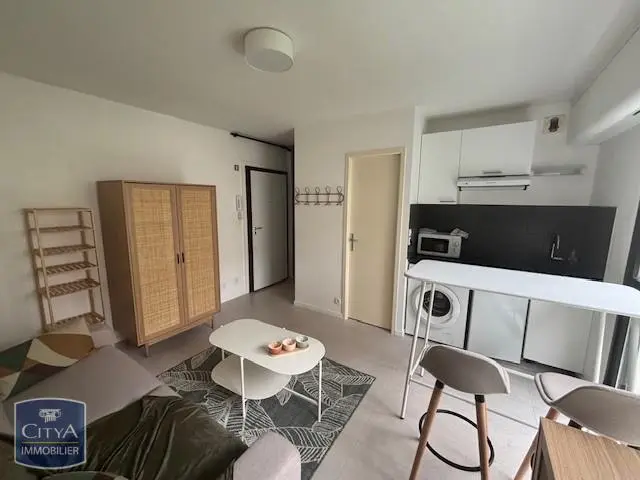 Photo 1 Appartement 1 pièce 17.79m²