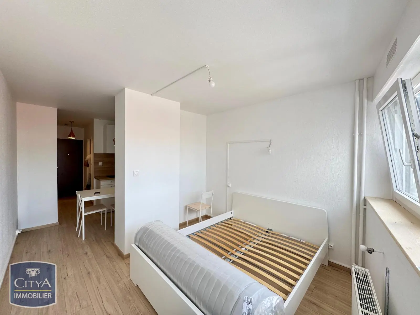 Photo 2 Appartement 1 pièce 23.49m²