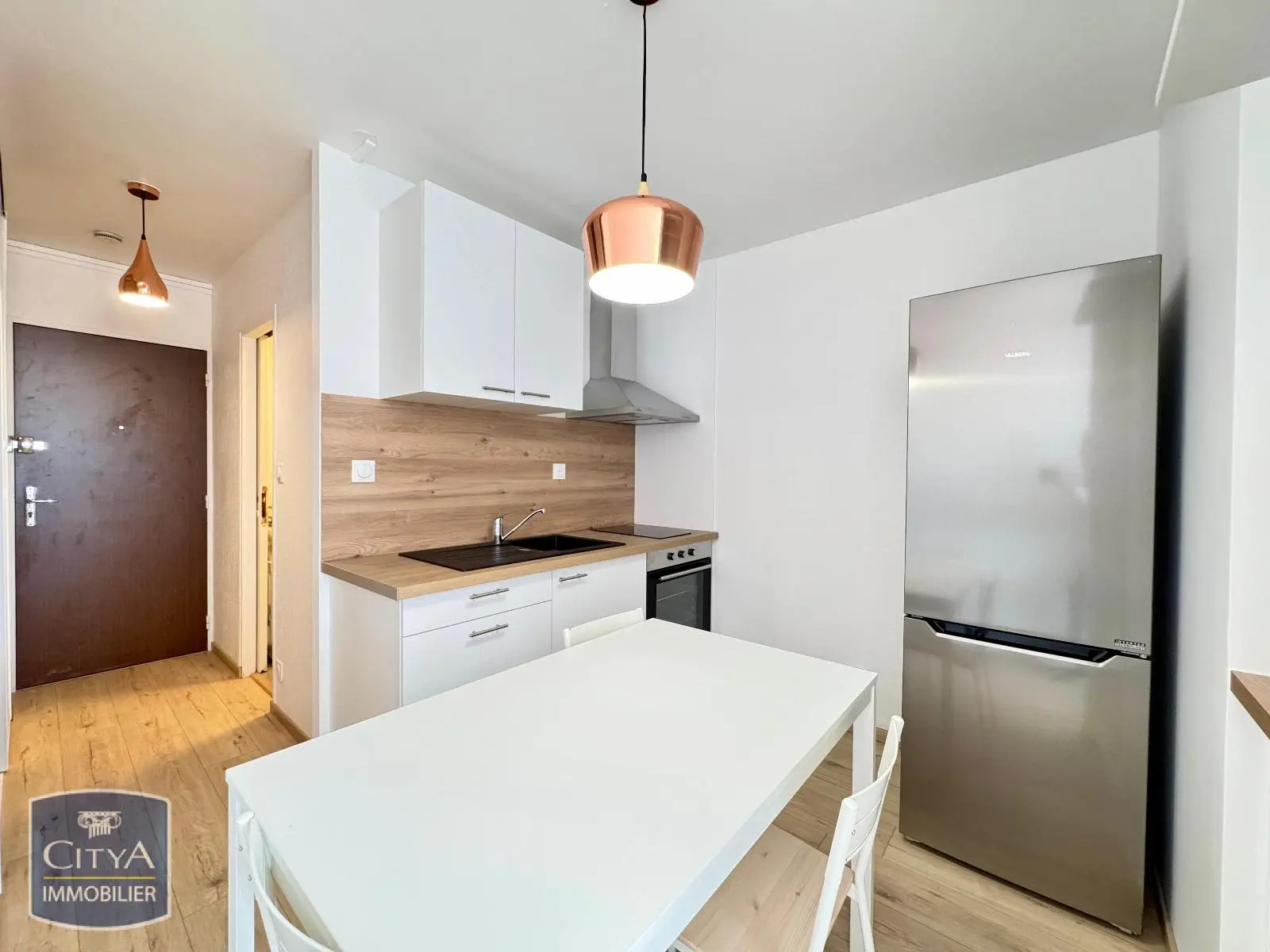 Photo 1 Appartement 1 pièce 23.49m²