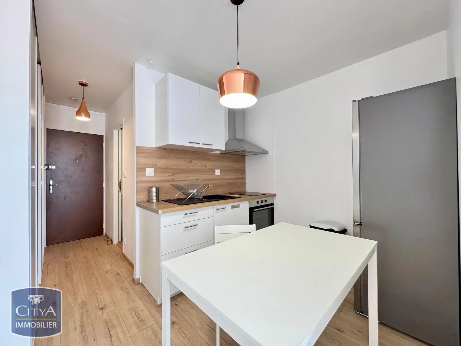 Photo 2 Appartement 1 pièce 23.49m²