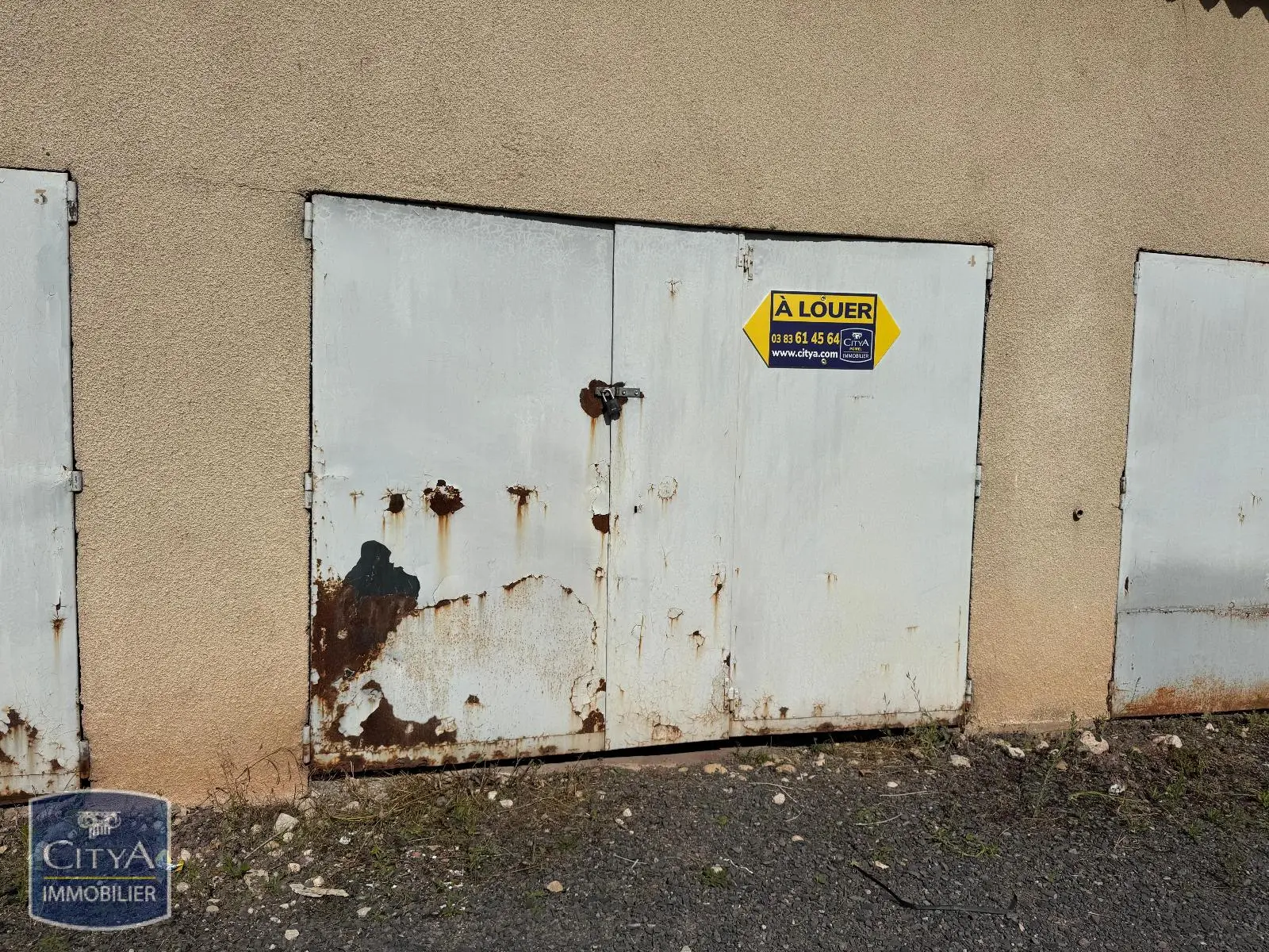 Photo 3 Parking