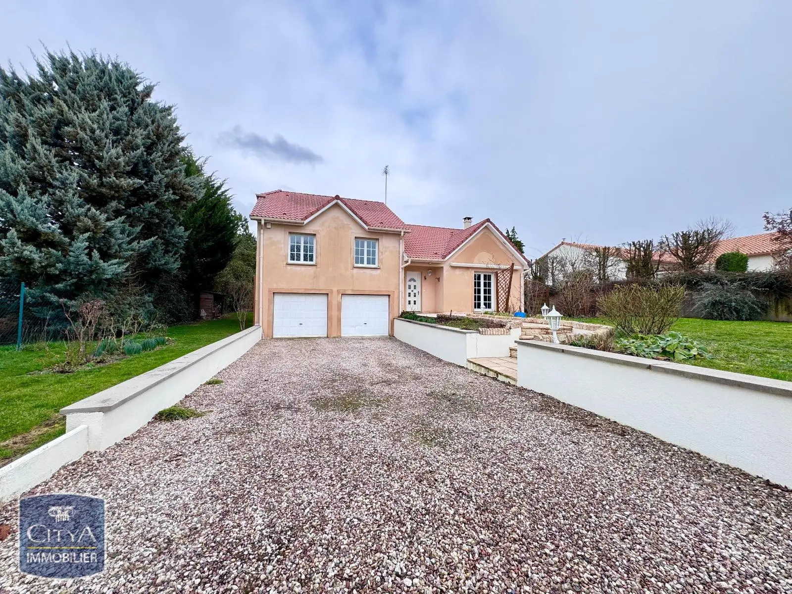 A LOUER MAISON T5 REMEREVILLE JARDIN ET GARAGES