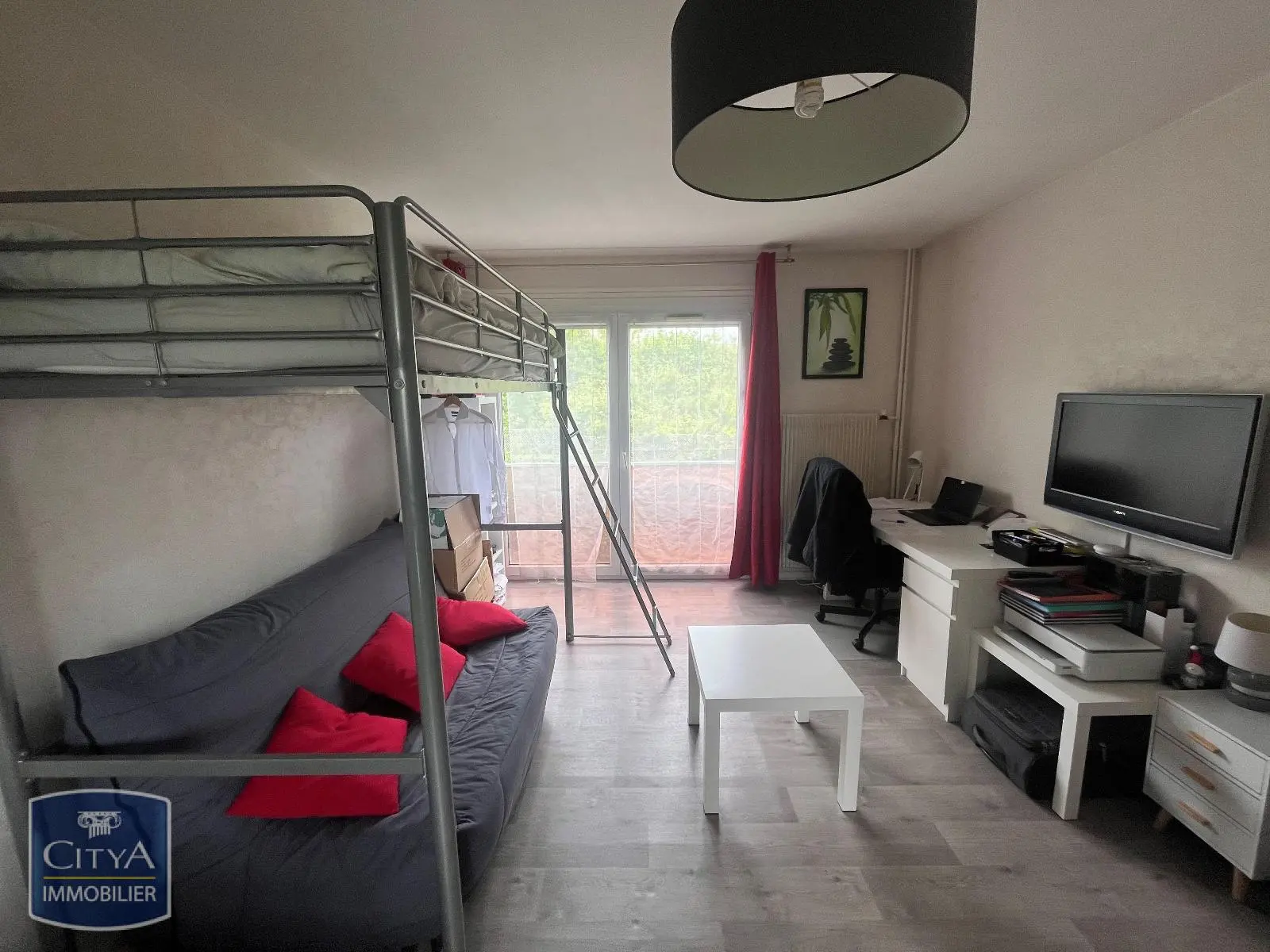Photo 2 Appartement 1 pièce 28m²