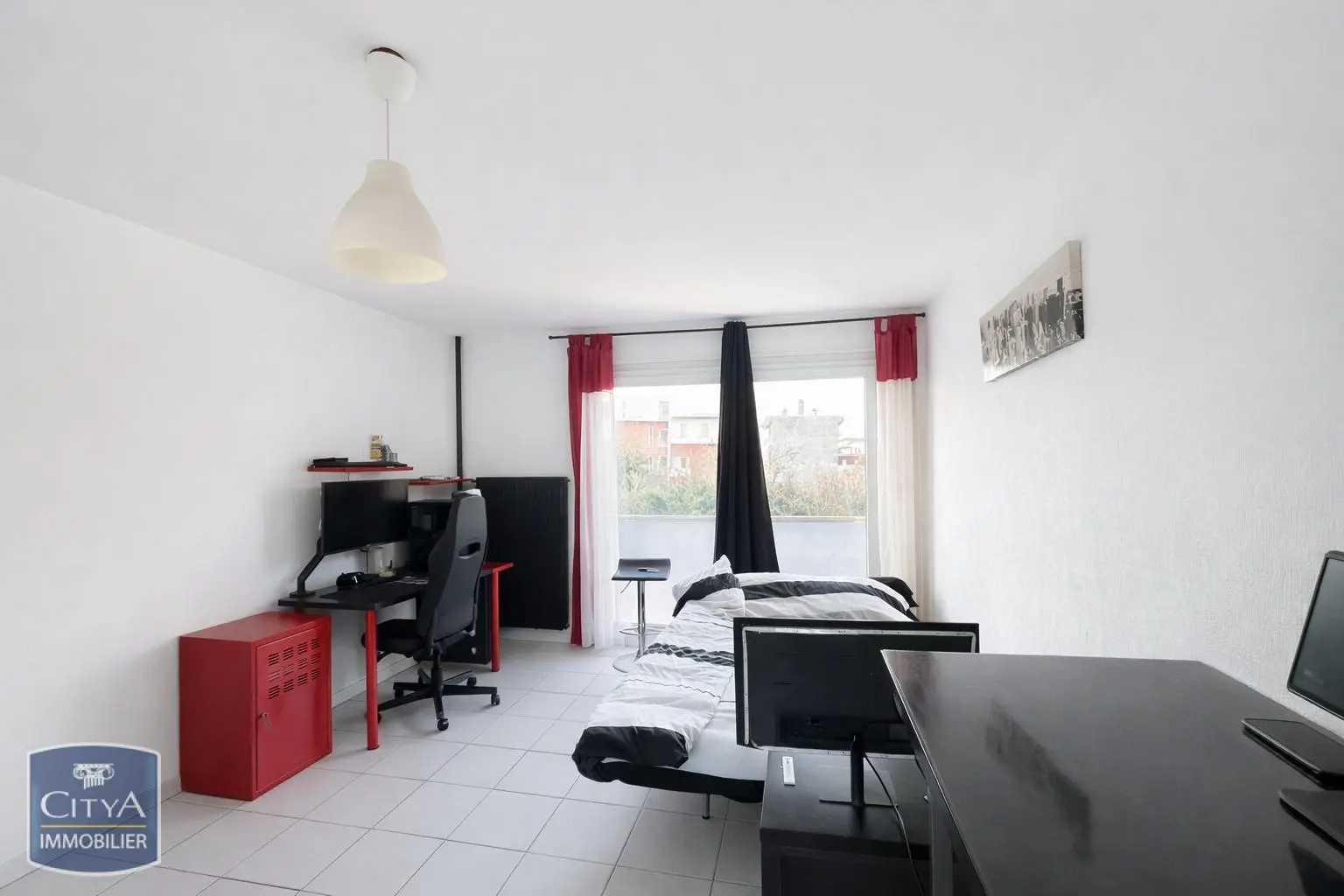 Photo 1 Appartement 1 pièce 28m²