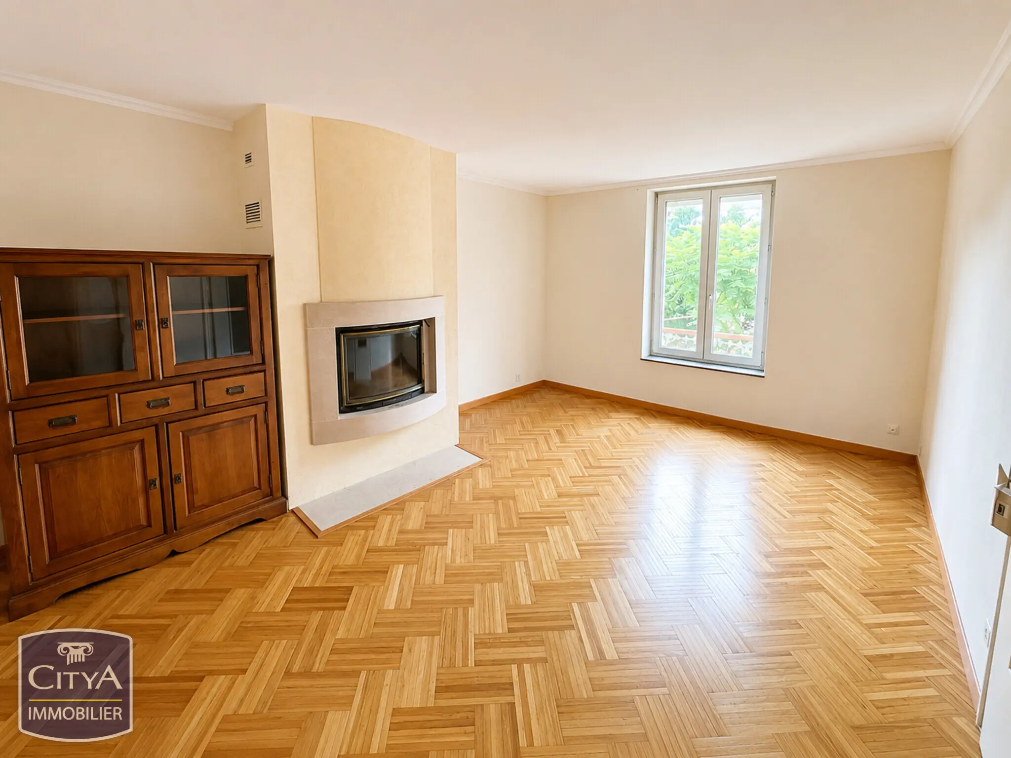 Photo 2 Maison 4 pièces 203m²