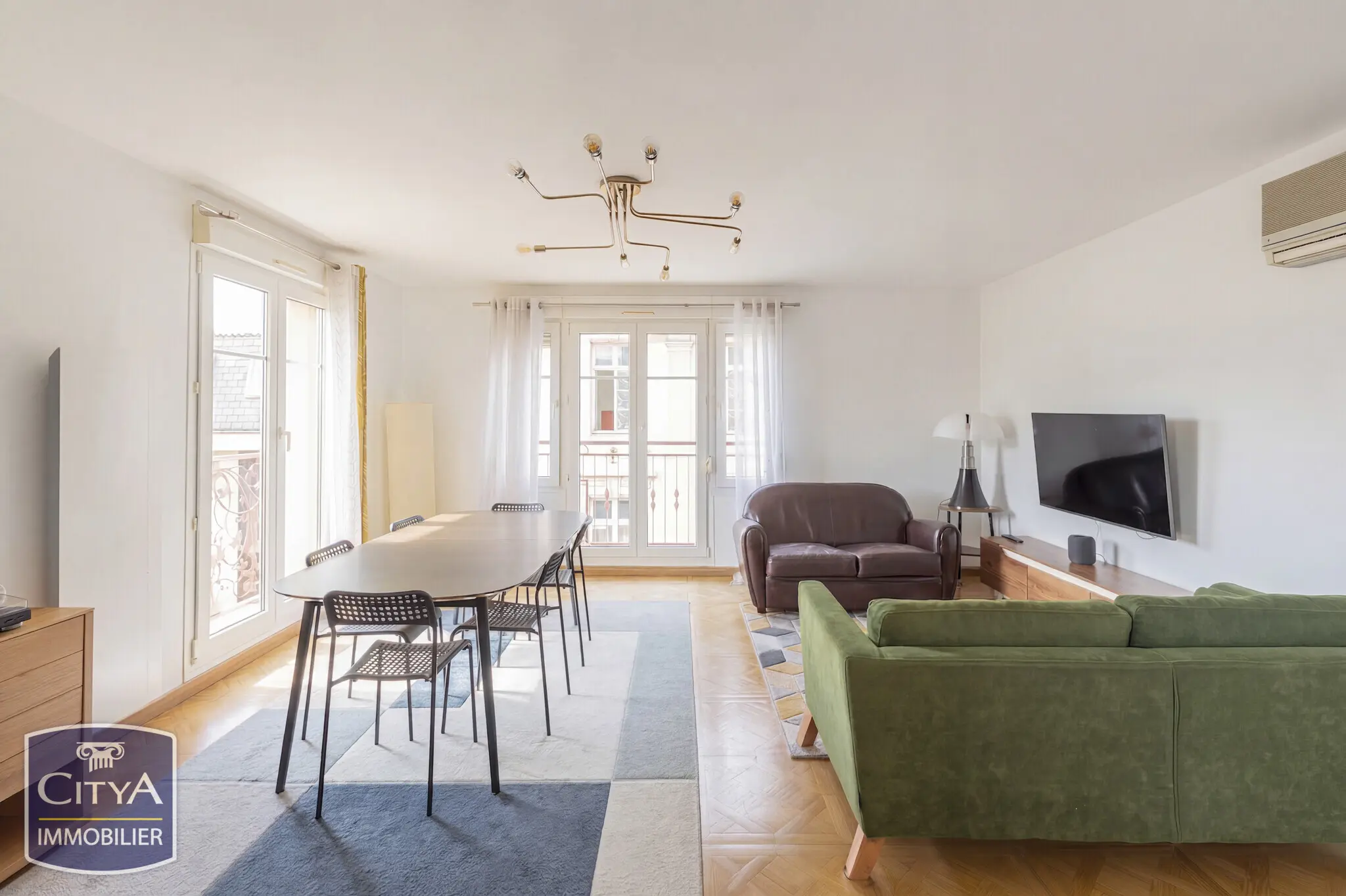 Photo 1 Appartement 7 pièces 183m²