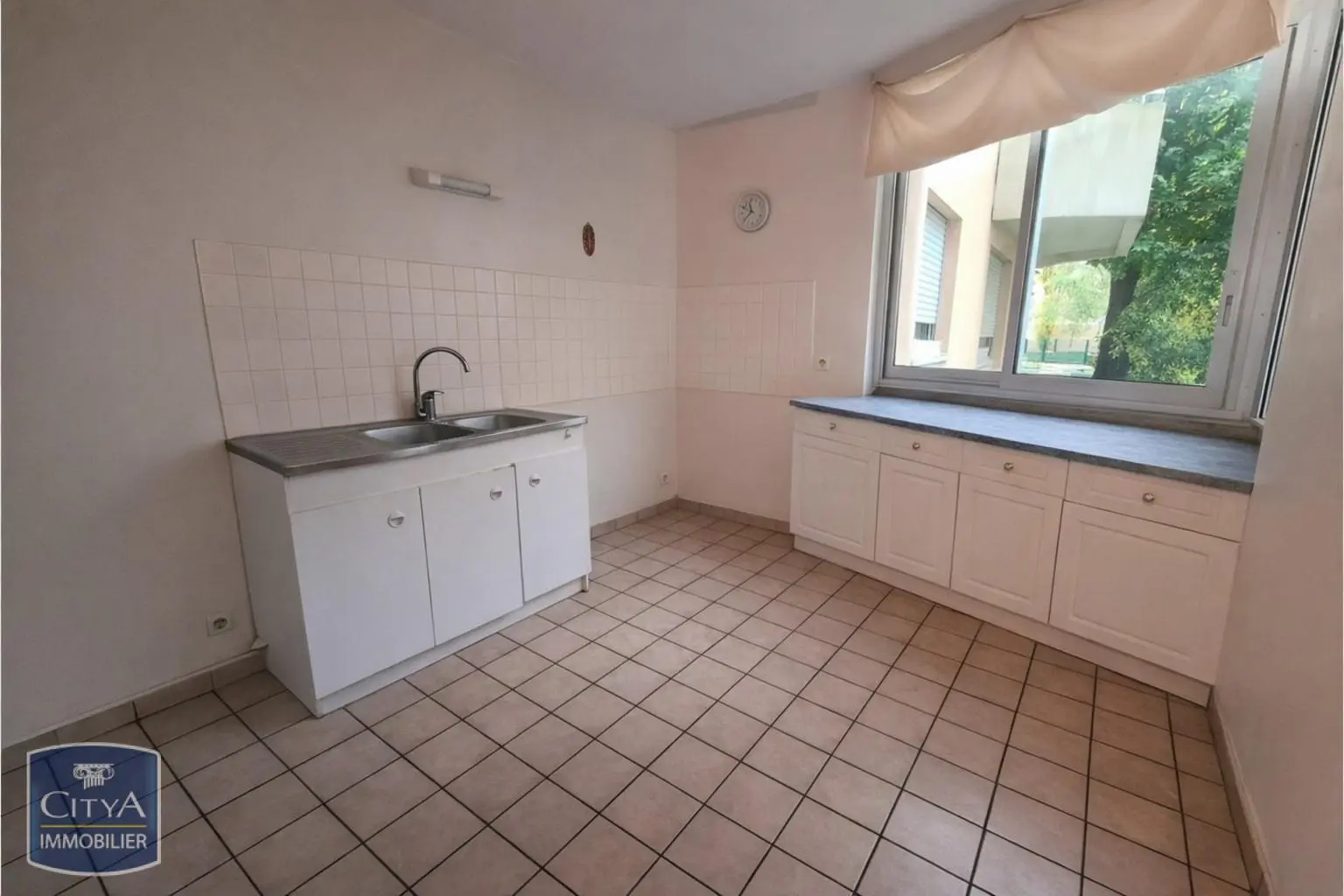 Photo 2 Appartement 1 pièce 27m²