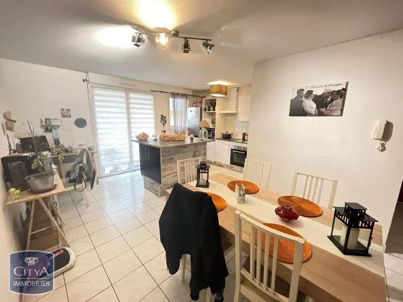 Illustration pour Appartement 3 pièces 62m² Photo Appartement 3 pièces 62m²