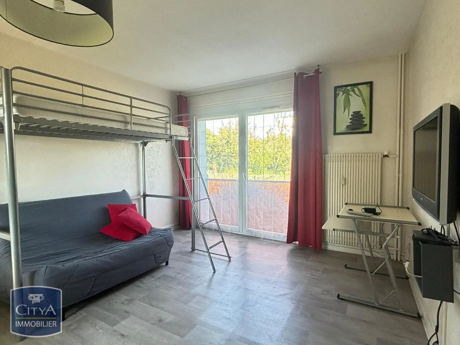Photo 1 Appartement 1 pièce 28m²