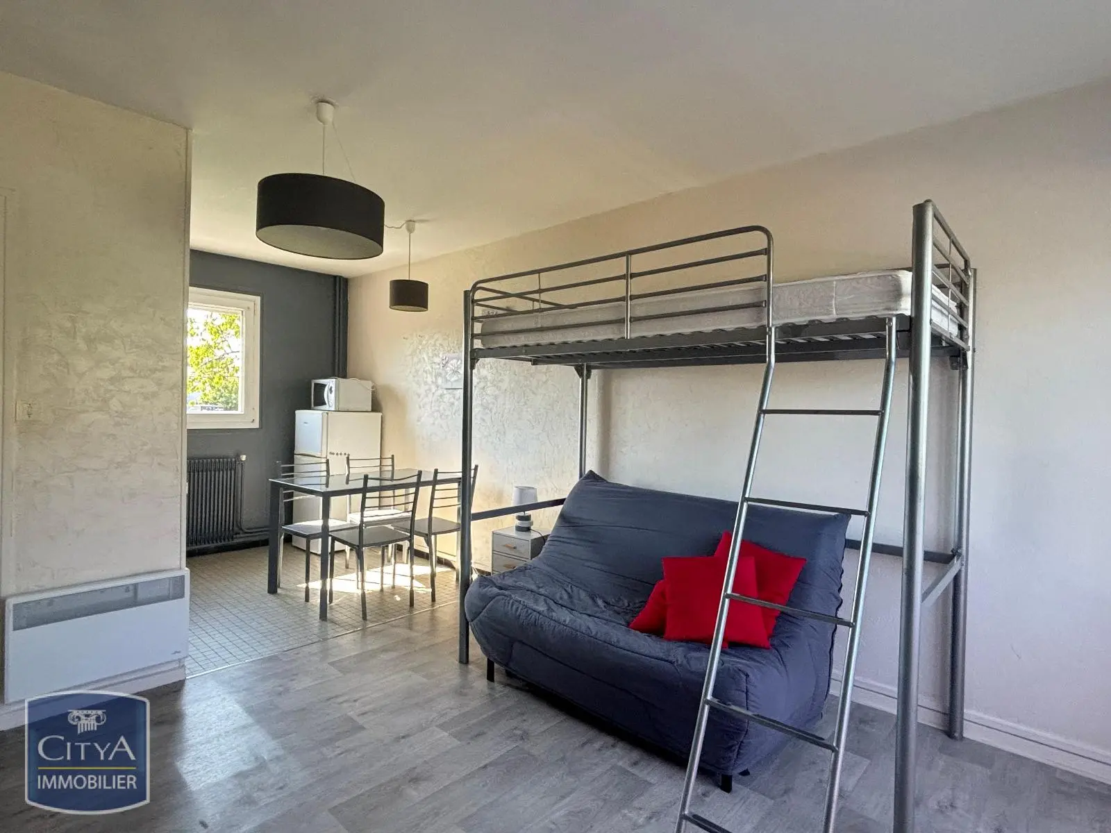 Photo 2 Appartement 1 pièce 28m²