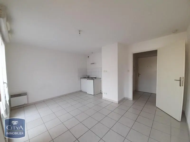 Photo 2 Appartement 1 pièce 23.27m²
