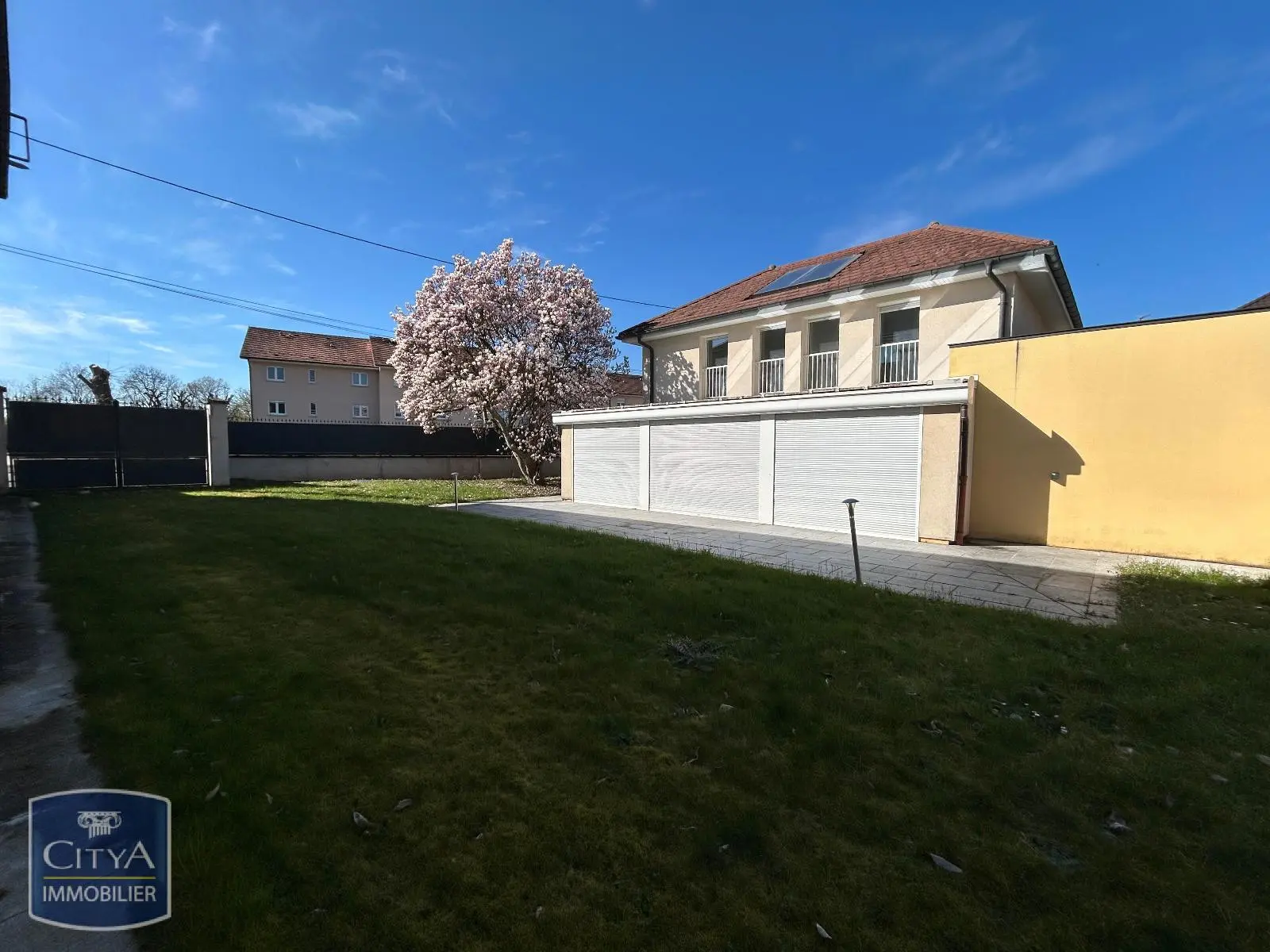 Photo 1 Maison 4 pièces 153.93m²