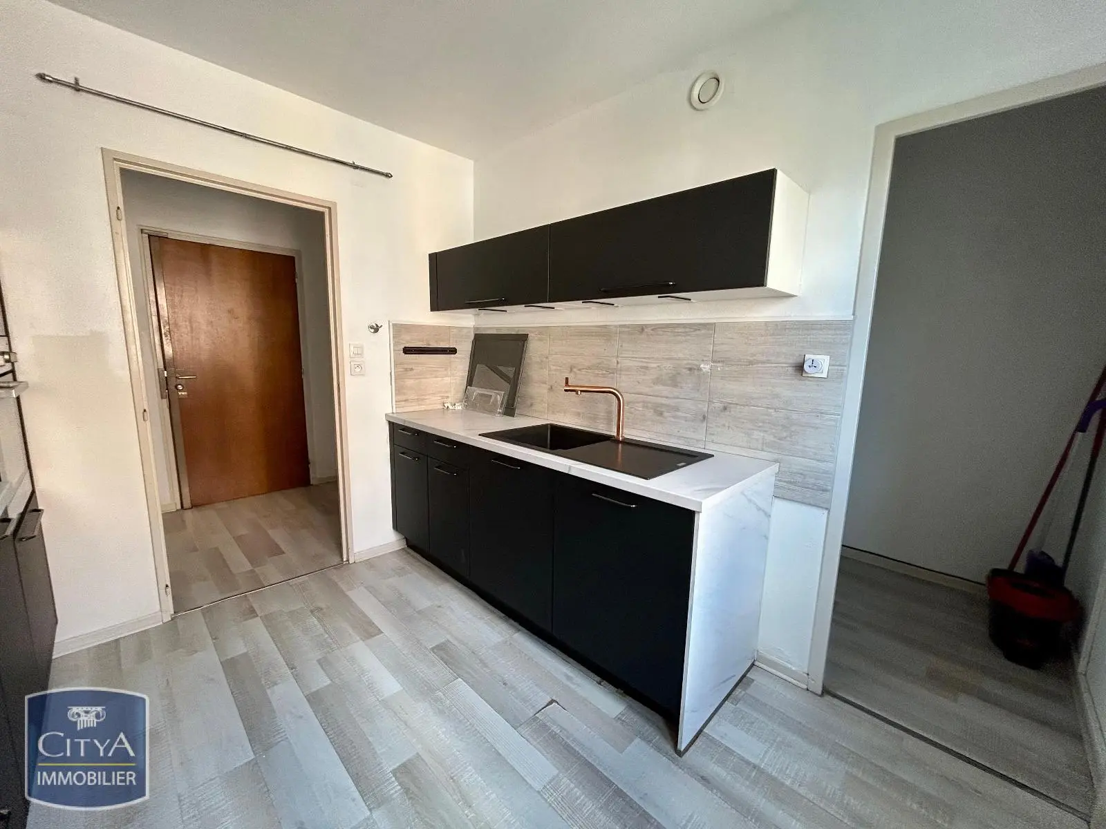 Photo 2 Appartement 2 pièces 59.74m²