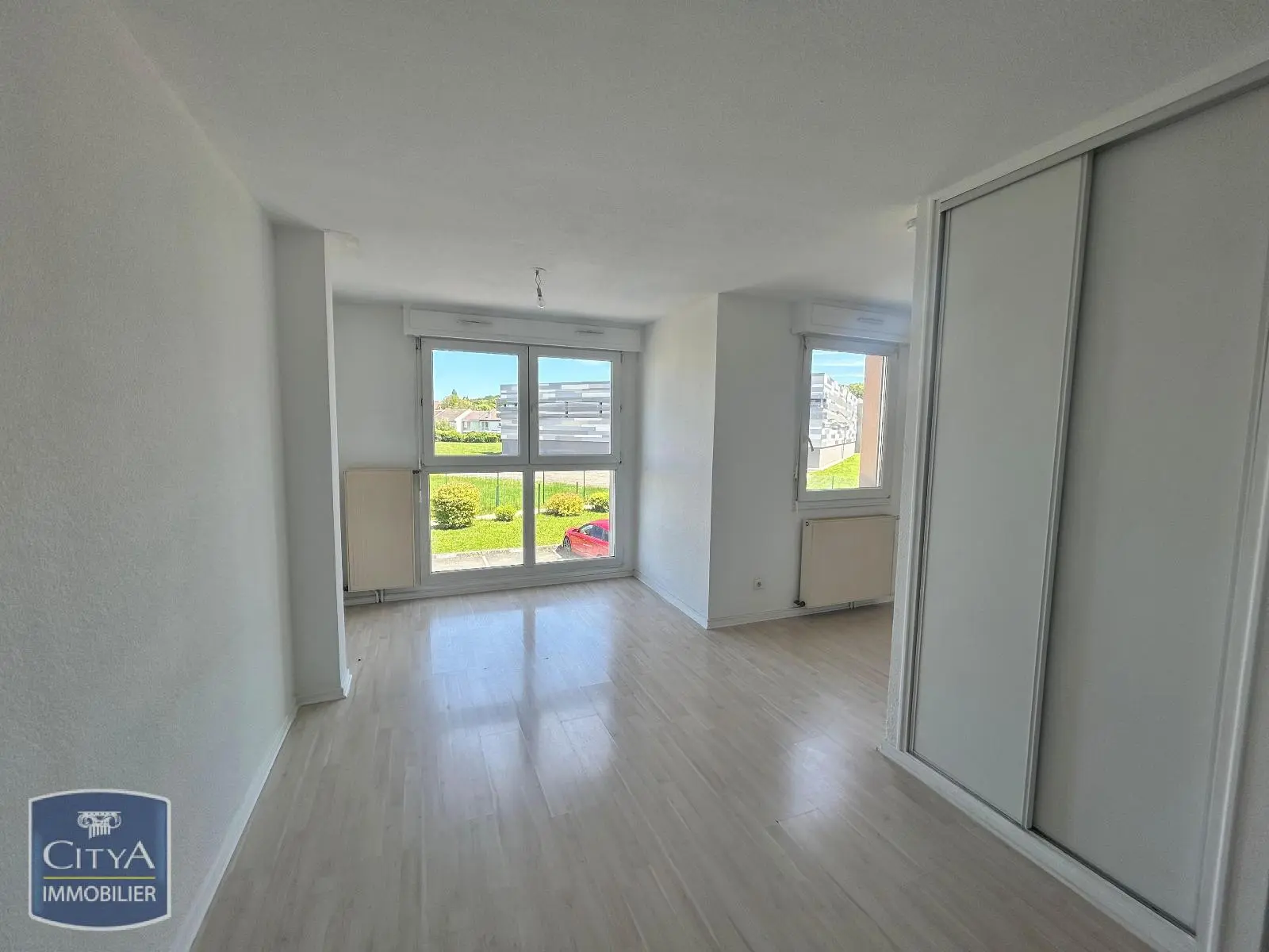 Photo 1 Appartement 1 pièce 28.84m²