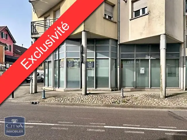 Photo 1 Local Professionnel 181.92m²