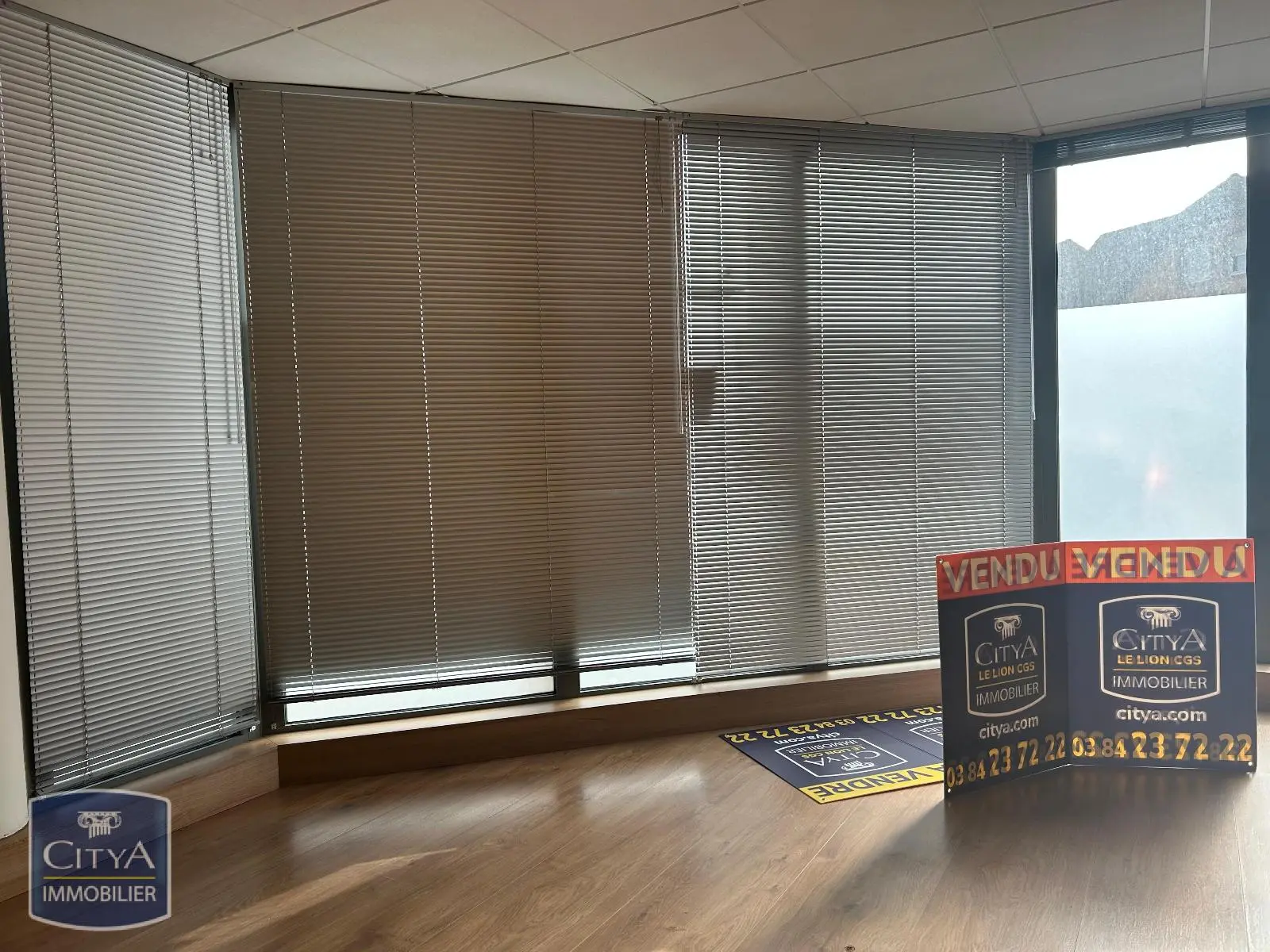 Photo 6 Local Professionnel 6 pièces 181.92m²