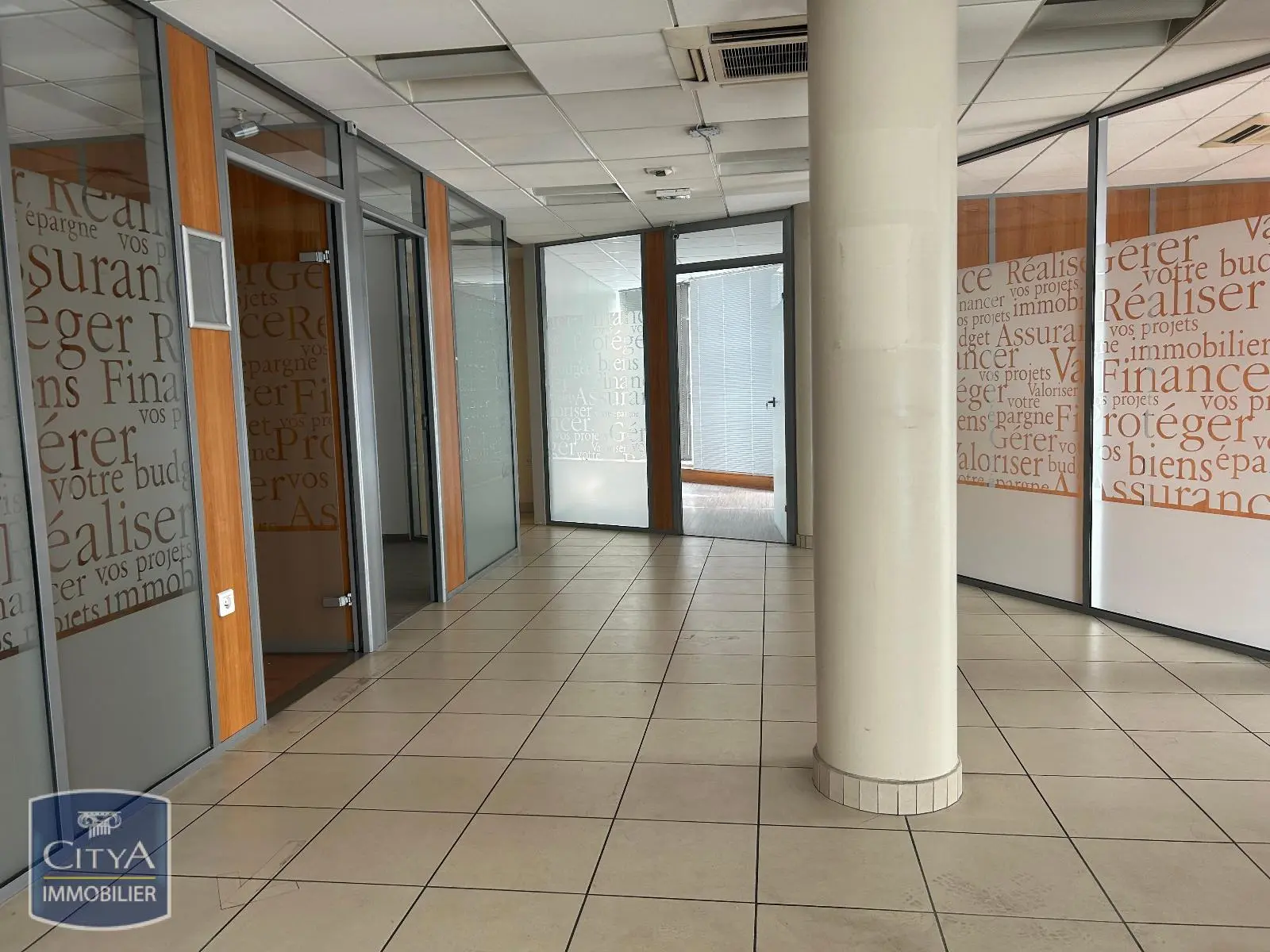 Photo 3 Local Professionnel 6 pièces 181.92m²