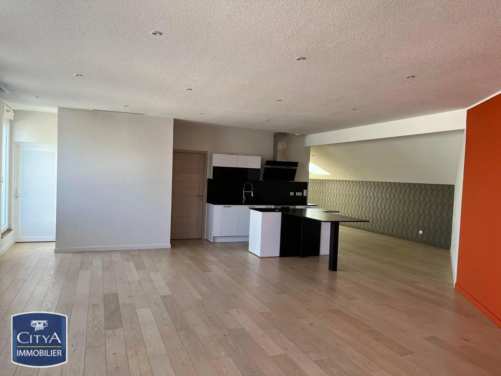 Photo 2 Appartement 5 pièces 179m²