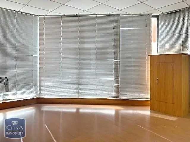 Photo 3 Local Professionnel 6 pièces 181.92m²