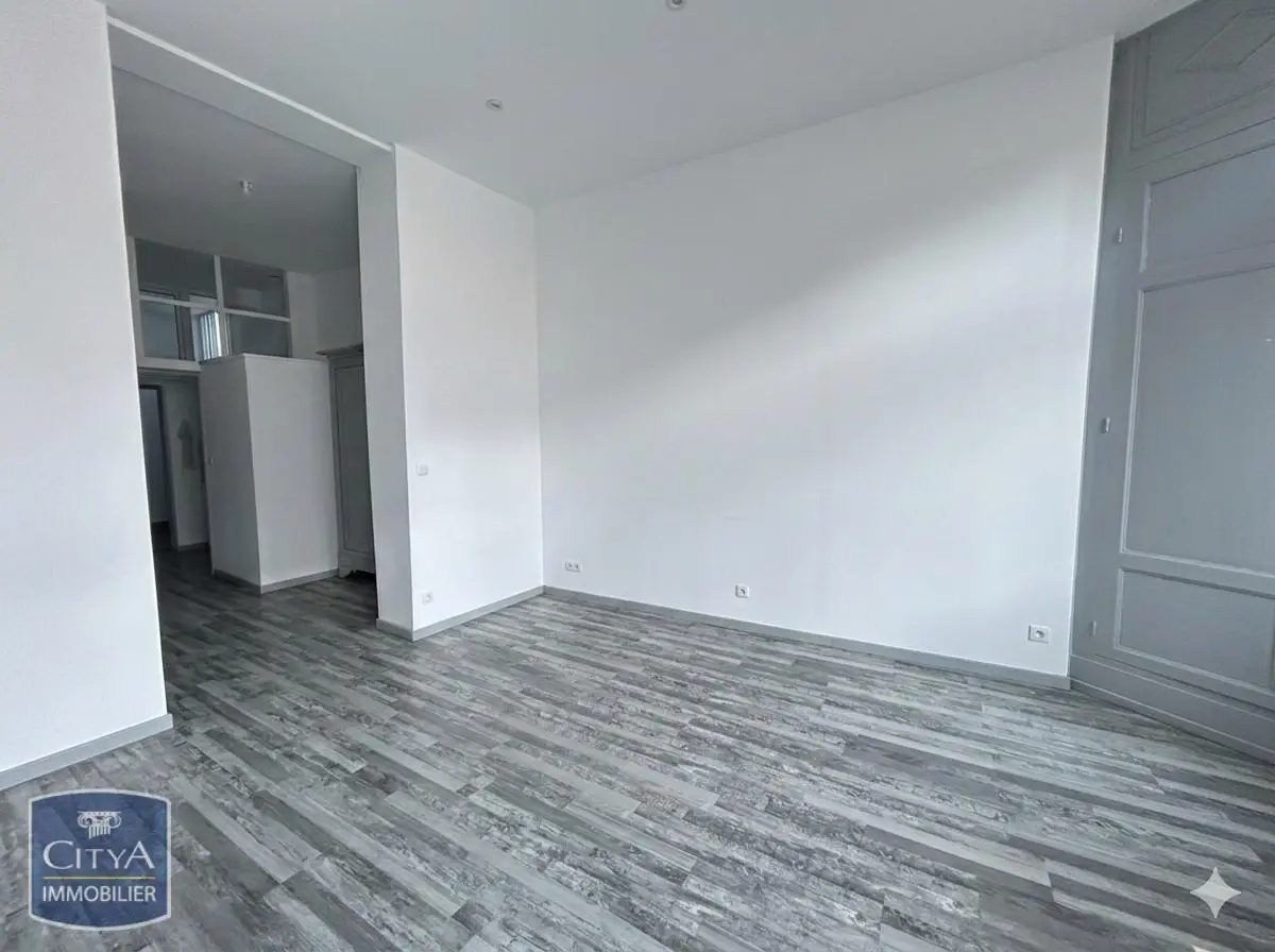 Photo 3 Local Professionnel 1 pièce 16m²