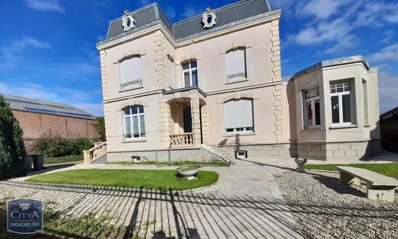 Photo 1 Maison 5 pièces 161.81m²
