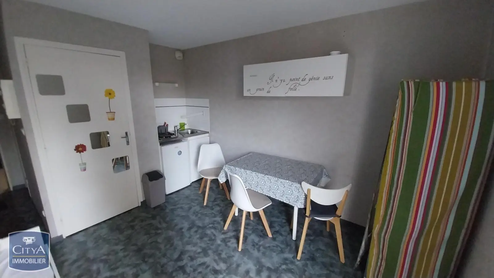 Photo 1 Appartement 1 pièce 18m²