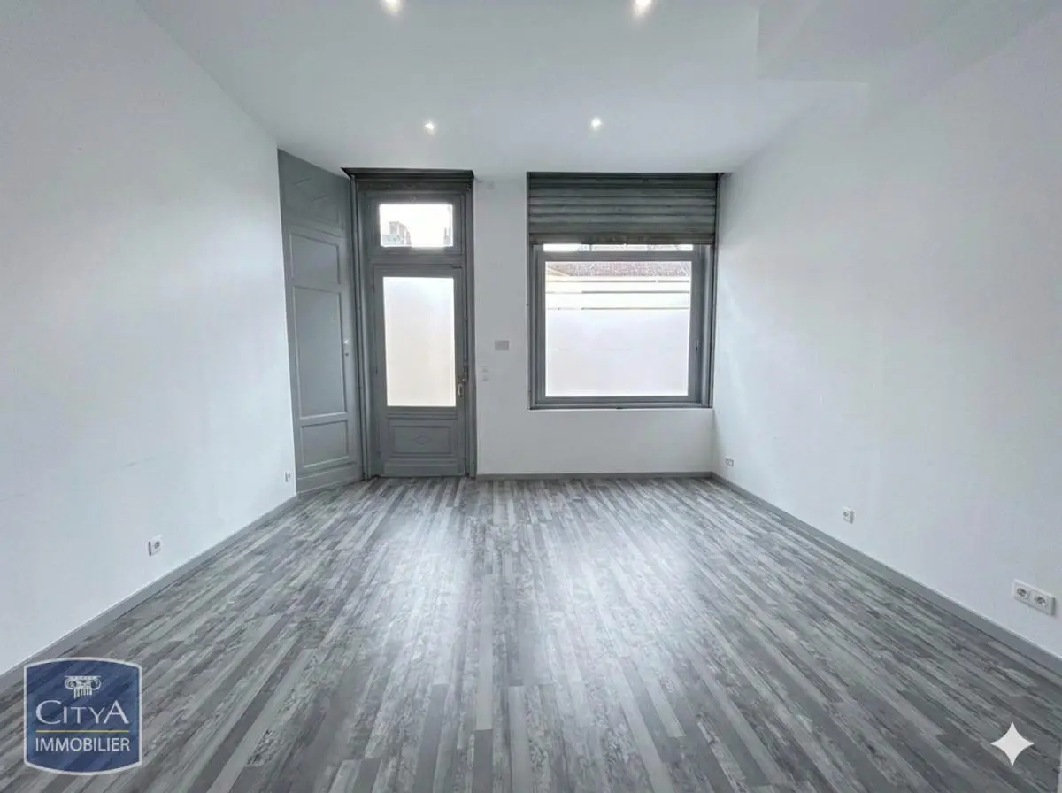 Photo 1 Local Professionnel 1 pièce 16m²